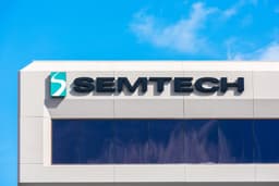 Semtech Reports Mixed Q3 Results, Alongside Zhihu, Nvidia, and Other Major Stocks Declining in Tuesday's Pre-Market Trading