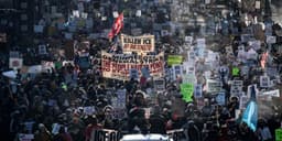 an image of Markets Are 'Dumping America': Fed Rate Decision and Earnings Fail to Halt Decline.