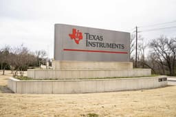 Texas Instruments (TXN.US) Officer Plans to Sell $14.24 Million in Common Stock via Form 144