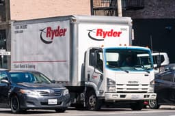 Ryder Appoints Experienced Insider as New CEO, Shares Decline