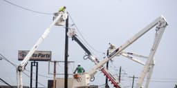 an image of CenterPoint Energy (CNP) Adds 600 Workers Ahead of Winter Storm Preparation