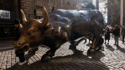 an image of Global Stocks Surge in 2025, Colombia's Market Rises Over 91%