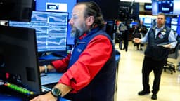 an image of Regions Financial (RF) Poised for Breakout to $38 by 2026