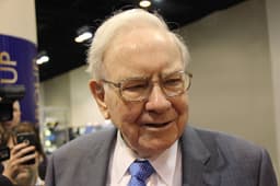 an image of Buffett Retires, Berkshire Holds $381 Billion Cash Reserve
