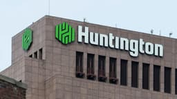 an image of Small Banks Thrive with PE Ratios Below 11 Amid Market Optimism