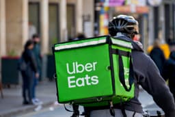 an image of NYC Report Claims Uber Eats and DoorDash Interface Design Led to $550M in Lost Tips