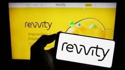 an image of Revvity, Inc. (RVTY) Projects 6% Q4 Revenue Growth Amid Market Pressure