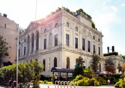 Soho House (SHCO) Shares Surge 13% After $200 Million Alternative Funding Commitment