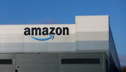 an image of Amazon Shares Drop 2.5% Amid Broader Market Sell-Off, Investor Confidence Wanes