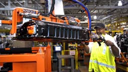 an image of Ford and GM Accelerate Energy Storage Market Entry with Over $12 Billion Investment