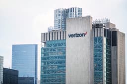 an image of Verizon Communications Faces Nationwide Outage, Potential $2.8 Billion Customer Credits