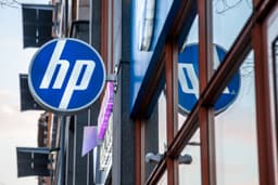 an image of Barclays Downgrades HP (HPQ) to Underweight, Lowers Price Target to $18
