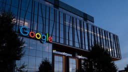 an image of Alphabet (GOOGL) Set to Report Q4 Earnings, AI Business Growth in Focus