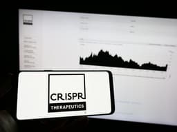 an image of CRISPR Therapeutics Faces Renewed Pressure Amid Insider Sales