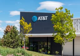 an image of AT&T Earnings Preview: Focus on Subscriber Growth and Margin Risks