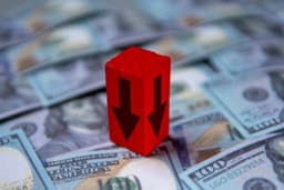 an image of Cardiff Oncology Shares Plunge 35% Following CEO and CFO Resignations