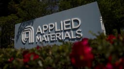 an image of Trump's Comments Weaken Dollar, Favoring Foreign Sales Stocks