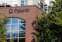 an image of Palantir Stock Declines Amid Mixed Market Sentiment