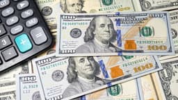 an image of Federal Reserve Holds Rates Steady, Benefiting Cash Holders