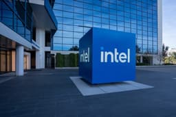 an image of Intel Emerges as Beneficiary of AI-Driven Semiconductor Supply Crunch