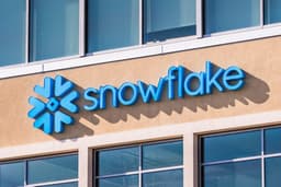 an image of Snowflake Faces Competition and Valuation Pressure