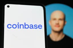 an image of Coinbase CEO Faces Harsh Criticism at Davos