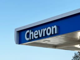 an image of Chevron Reports Strong Q4 Earnings Amid Analyst Upgrades