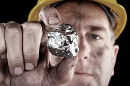 an image of Hecla Mining Shares Surge 290%, But Dividend Policy Remains Unchanged