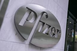 an image of Pfizer Reports Strong Q4 2025 Results Amid 2026 Revenue Concerns
