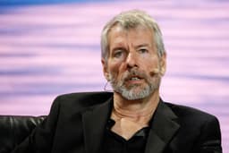 an image of Strategy (MSTR) Set to Announce Q4 Earnings Amid Bitcoin Concerns