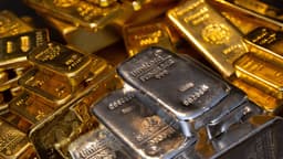 an image of Investment Banks Bullish on Gold, Cautious on Silver