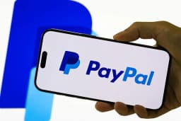 PayPal Slides for Tenth Straight Day, Hits Historic Low
