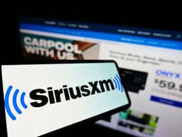 SiriusXM Q4 Mixed Results, Subscriber Loss Weighs on Stock