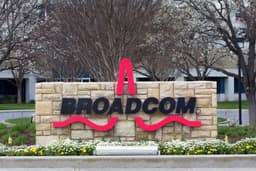 Broadcom Stock Rises on Surge in AI Investments
