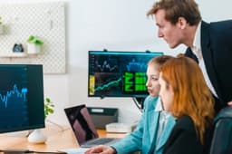 Wall Street Analysts Adjust Ratings