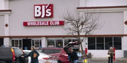 an image of "BJ's, Kroger, and 8 Additional Stocks Poised to Gain from Retail Sector Decline"