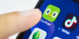AI Revolutionizes the Economy: Duolingo and 5 Other Stocks to Capitalize on the Change.