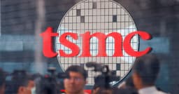 Apple Stock Dips Amid Concerns but Long-Term Outlook Remains Positive