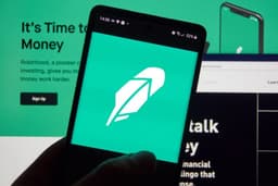 What’s Happening with Robinhood Stock Today? (UPDATED)