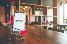 Shopify Stock Rises Ahead of Earnings on AI Momentum