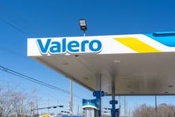 Valero Posts Higher-Than-Expected Profit Despite Sharp Refining Margin Decline