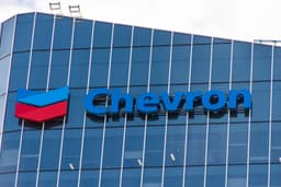 Analysts Still Like Chevron, Cite Strong FCF & Balance Sheet As Key Amid OPEC And Recession Fears