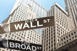 an image of US Stocks Show Varied Performance; Riskified Shares Decline Following Q2 Earnings Report