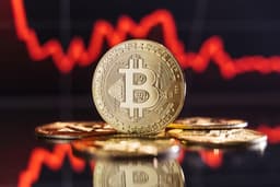 Bitcoin ETFs See $768 Million Outflow In March As Price Slips, Crowd Sentiment Turns Cautious