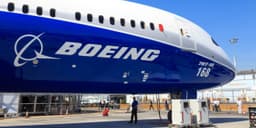 an image of Alaska Air (ALK) Q4 Non-GAAP EPS Beats by $0.32