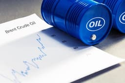 Crude Oil Falls 4%; Shares of Holding Companies Surge Following Q3 Earnings Report