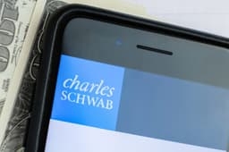 Charles Schwab Delivers Strong Q4: Higher Trading Volumes And New Assets Drive Growth