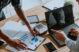 Skyworks Solutions Faces Headwinds: Analysts Slash Price Forecasts Amid Weak Guidance And Inventory Challenges