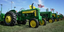 DEERE & CO ANNOUNCES $1.62 PER SHARE QUARTERLY DIVIDEND