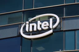 an image of Intel Stock Plunges 14% After Weak Guidance and Supply Shortage Warning
